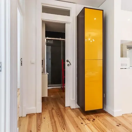 아파트 Campo De Ourique Modern Bright With Office 리스본