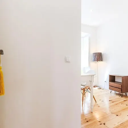 Campo De Ourique Modern Bright With Office