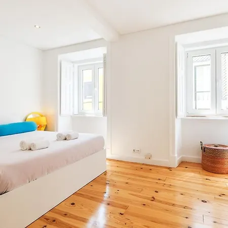 Campo De Ourique Modern Bright With Office Apartment Lisbon