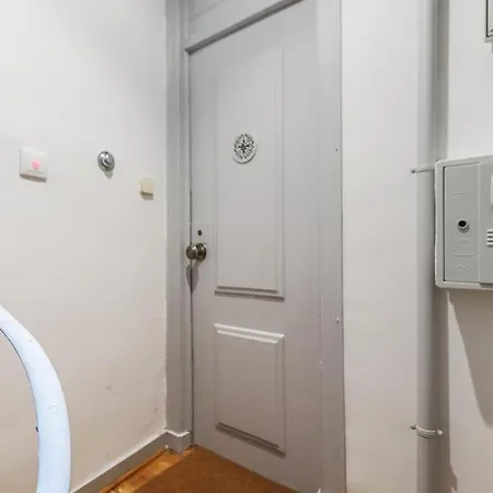 Apartment Campo De Ourique Modern Bright With Office
