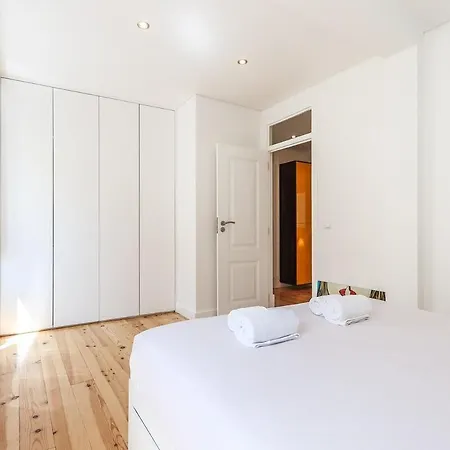 Campo De Ourique Modern Bright With Office Apartment Lisbon