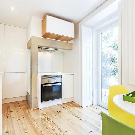 Campo De Ourique Modern Bright With Office Apartment Lisbon